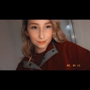 Meet your Posher, Karoline